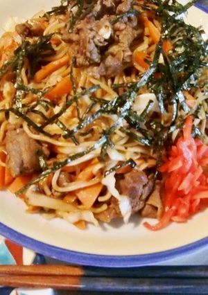 いつもの焼きそばにコチュジャンプラス♪-レシピのメイン写真