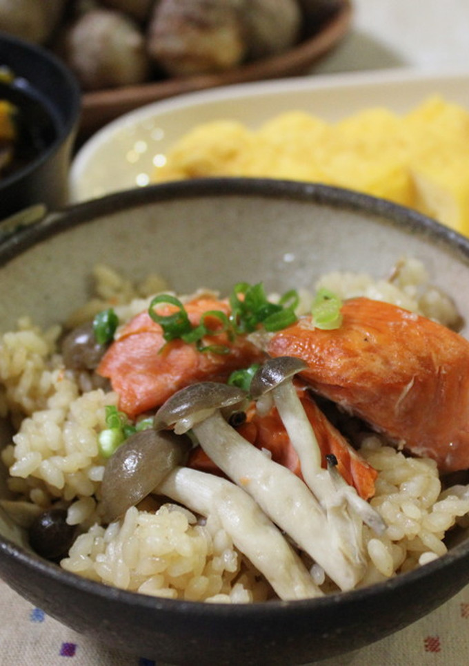 炊飯器で簡単～！秋鮭の炊き込みごはん-レシピのメイン写真