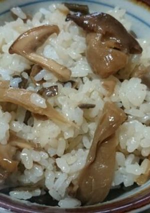 本しめじ等5種のキノコの混ぜご飯・大満足-レシピのメイン写真
