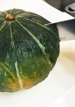 コツ次第♪丸ごと1個 カボチャの切り方☆-レシピのメイン写真