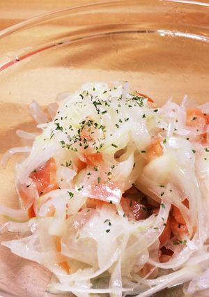 スモークサーモンと新玉ねぎのサラダ-レシピのメイン写真