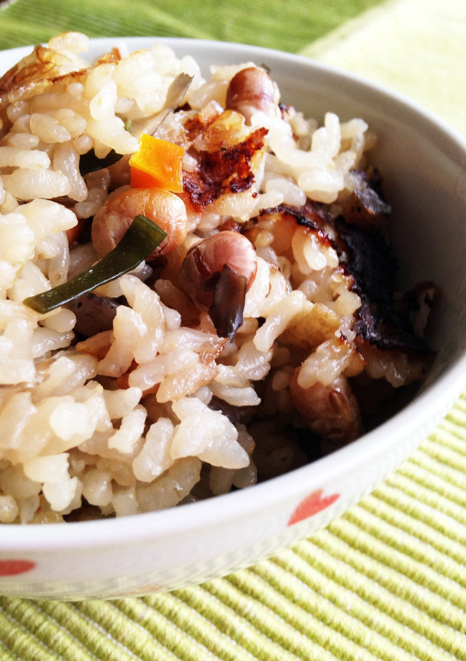 お箸が止まらない！炒り大豆の炊き込みご飯-レシピのメイン写真