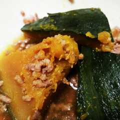 รูปของ 我が家のかぼちゃのそぼろ入り煮物✿