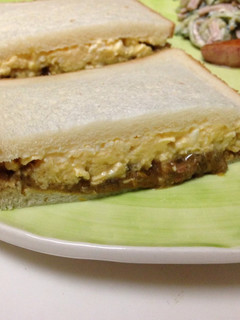 キーマカレーとチーズスクランブルサンド-レシピのメイン写真