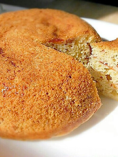 ホットケーキmix と柿で炊飯器パウンド-レシピのメイン写真