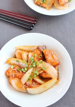 鮭と玉ねぎのハニーコチュジャン炒め-レシピのメイン写真
