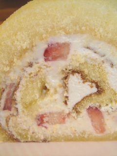 スイスロールで♪お手軽ロールケーキ-レシピのメイン写真