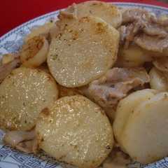 รูปของ 豚と長いもシャキシャキ炒め