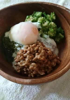 ネバネバ丼 温玉添え-レシピのメイン写真