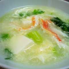 รูปของ カニ入り！豆腐と青梗菜のスープ