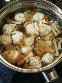 鶏豆腐団子、キノコの優しい味の中華スープ-レシピのメイン写真