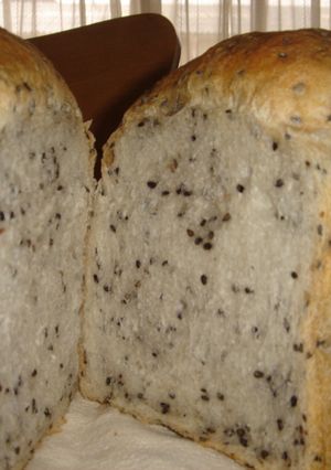 黒ごまハード食パン-レシピのメイン写真