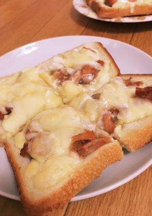 焼き鳥缶で、照り焼きトーストピザ。-レシピのメイン写真