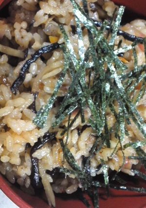 我が家の田舎風炊き込みご飯-レシピのメイン写真
