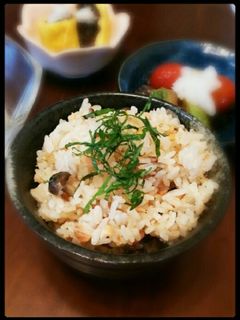 秋鮭としめじの炊き込みご飯-レシピのメイン写真