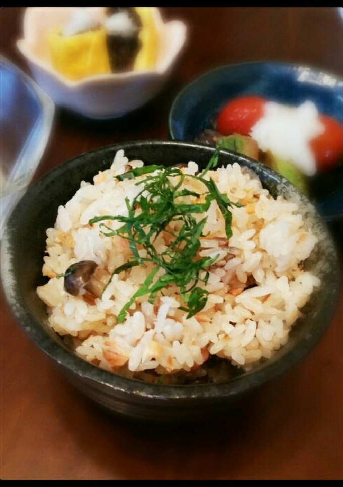 秋鮭としめじの炊き込みご飯-レシピのメイン写真