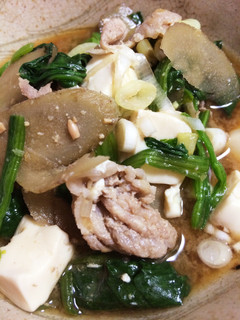 豆腐ゴボウ法蓮草のおかず豚汁常夜鍋風-レシピのメイン写真