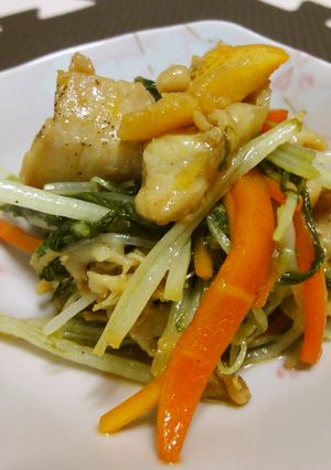 鶏皮と水菜の酢醤油マーマレード炒め-レシピのメイン写真