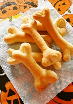 ハロウィン☆グリッシーニ風骨パン-レシピのメイン写真