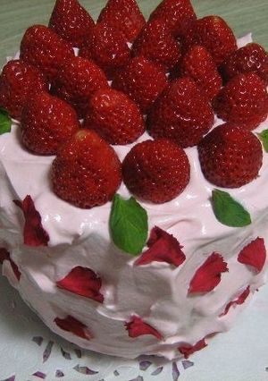 いちごとバラのシフォンケーキ♫-レシピのメイン写真