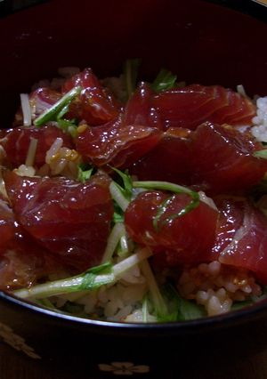 お腹満足♪パリパリまぐろ丼-レシピのメイン写真
