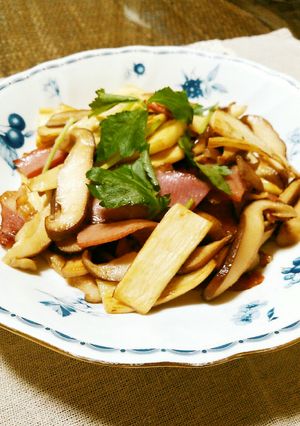 旬のマコモダケ✡椎茸も一緒にバターソテー-レシピのメイン写真