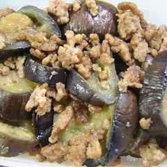 รูปของ なすと挽肉そぼろ＾＾生姜甘醤油