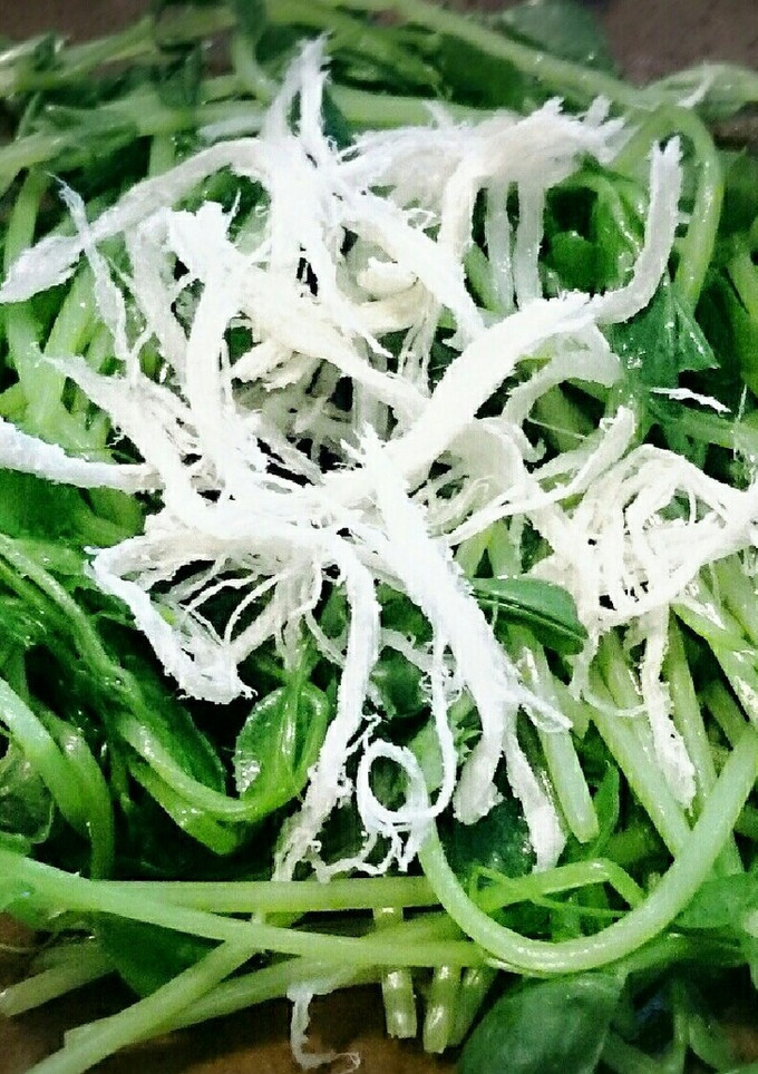 豆苗とさきイカの和え物-レシピのメイン写真