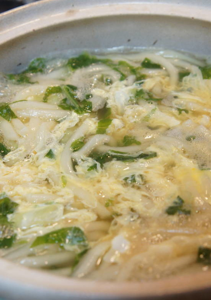 土鍋で簡単煮込みうどん-レシピのメイン写真
