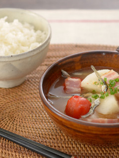 妊娠、授乳に!長芋とトマトの煮干し味噌汁-レシピのメイン写真