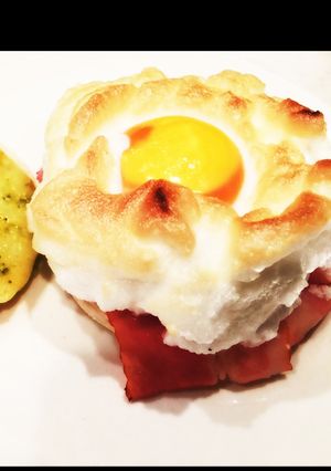 朝食に♡簡単!話題のエッグインクラウド-レシピのメイン写真