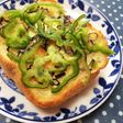 ハマる♡生ピーマンで塩昆布バタートースト