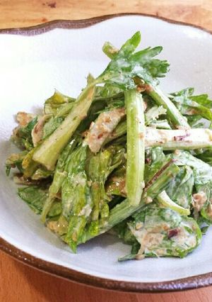セロリの葉消費☆５分で和風おかかサラダ-レシピのメイン写真
