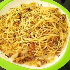 鶏そぼろ、玉ねぎ、高菜の和風パスタ-レシピのメイン写真