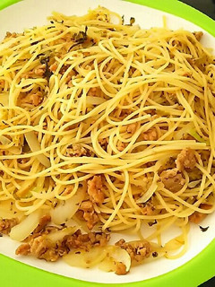 鶏そぼろ、玉ねぎ、高菜の和風パスタ-レシピのメイン写真
