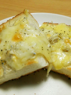 朝食に簡単♪香ばしじゃこマヨチートースト-レシピのメイン写真