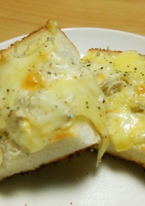 朝食に簡単♪香ばしじゃこマヨチートースト-レシピのメイン写真