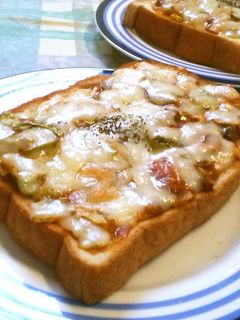 ミートソースで♪ キャベツトースト-レシピのメイン写真
