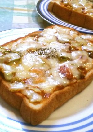 ミートソースで♪ キャベツトースト-レシピのメイン写真