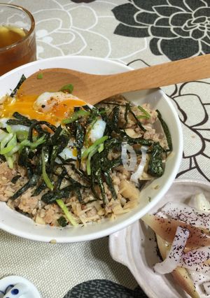 エノキが、隠し味の鳥そぼろ丼-レシピのメイン写真
