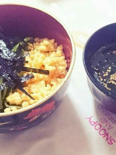 三色丼&ワカメスープ-レシピのメイン写真