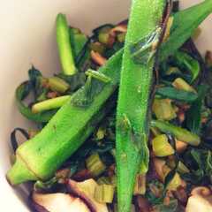 รูปของ 妊婦さんに☆キノコと野菜のオカカ炒め