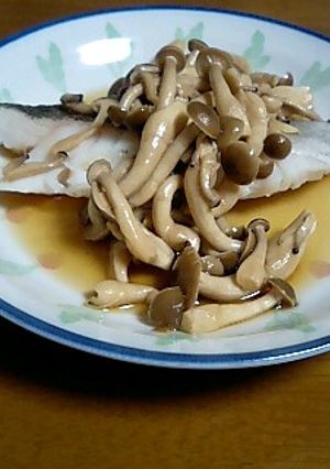 シメジだけ（笑）タラにかけたら？-レシピのメイン写真