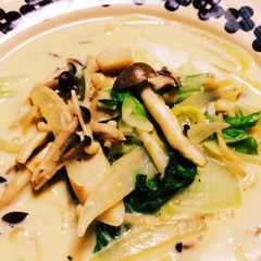 รูปของ ダイエット♡きのこと白菜の豆乳スープ