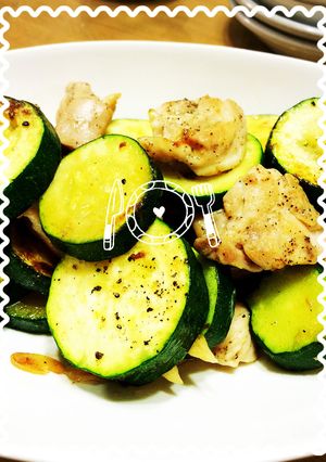 ズッキーニと鶏モモ肉の炒め物-レシピのメイン写真