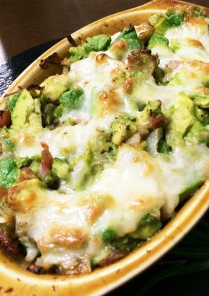 赤ワインにあうアボカドグラタン-レシピのメイン写真