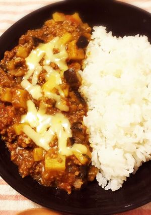トマトとなすのチーズキーマカレー-レシピのメイン写真