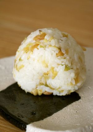 里山みょうがの味噌漬けおにぎり-レシピのメイン写真