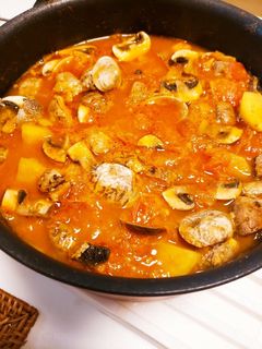 スープ絶品!アサリと豚肉のチリ煮込み-レシピのメイン写真