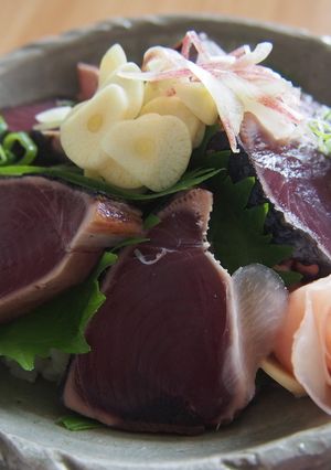 土佐のカツオのタタキ丼-レシピのメイン写真